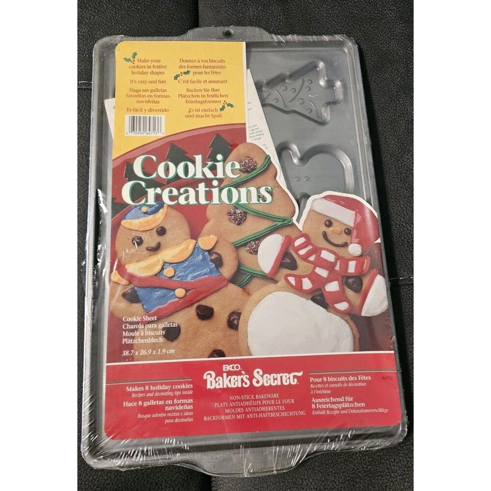 Ekco Bakers Secret Holiday Cookie Creations Non-Stick Bakeware Snowman Tree